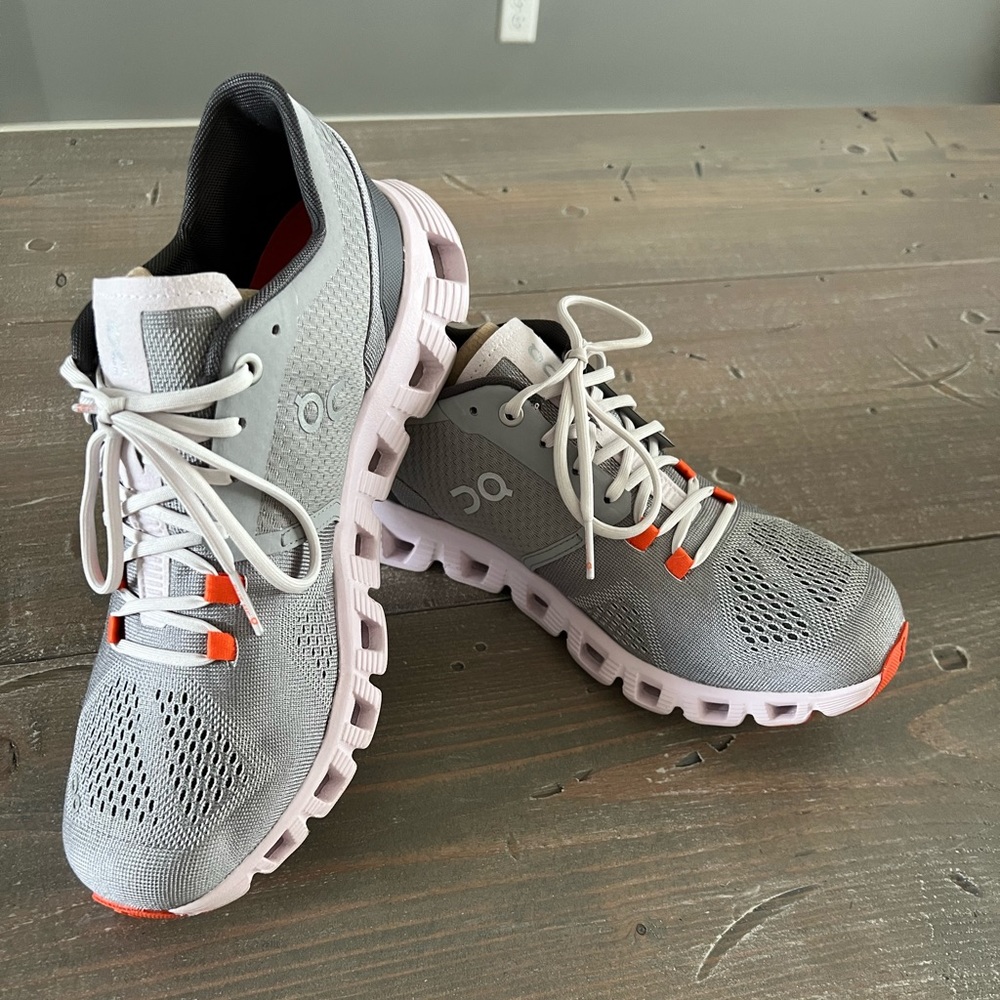 On Cloud Women’s running shoe